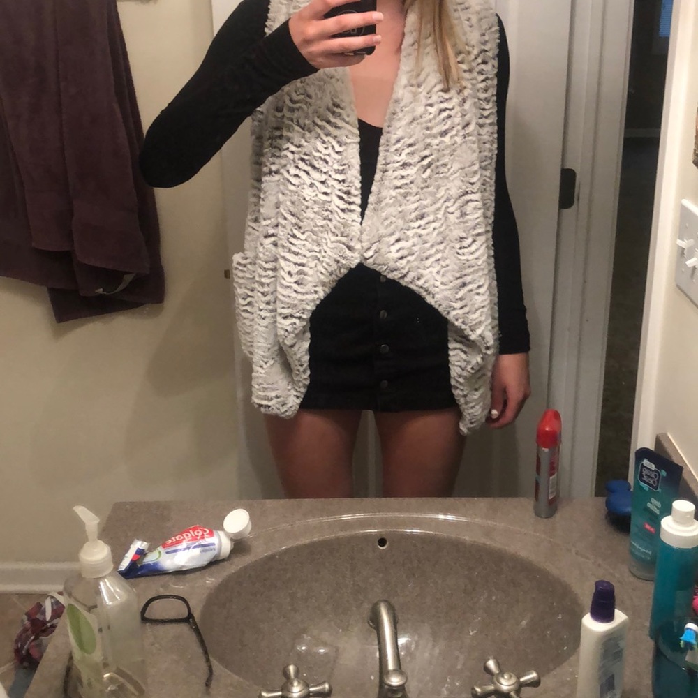 SUPER SOFT fuzzy vest